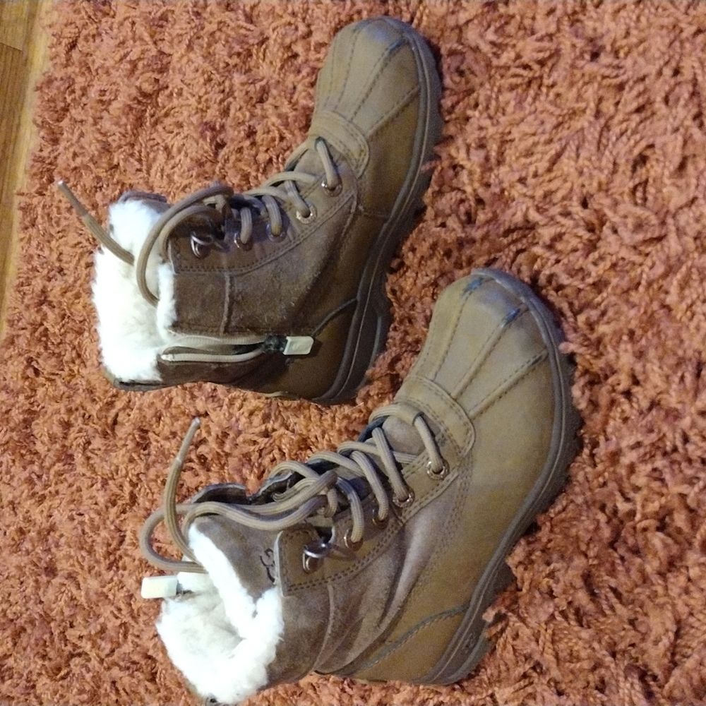 Kids UGG duck boots